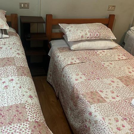 Hostal Victoria Punta Arenas Esterno foto