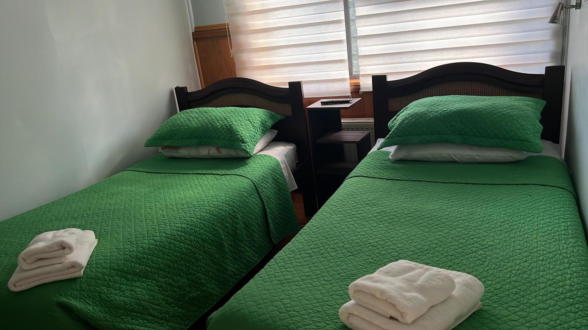 Hostal Victoria Punta Arenas Esterno foto